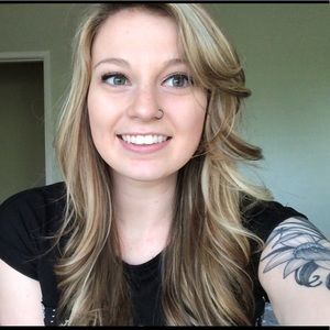 Meet your Posher, Abby